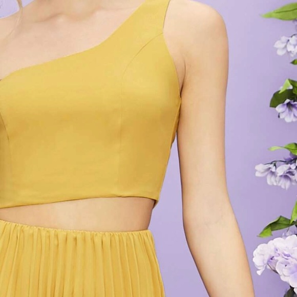 Brand New Never Worn Two Piece Set - Picture 2 of 3